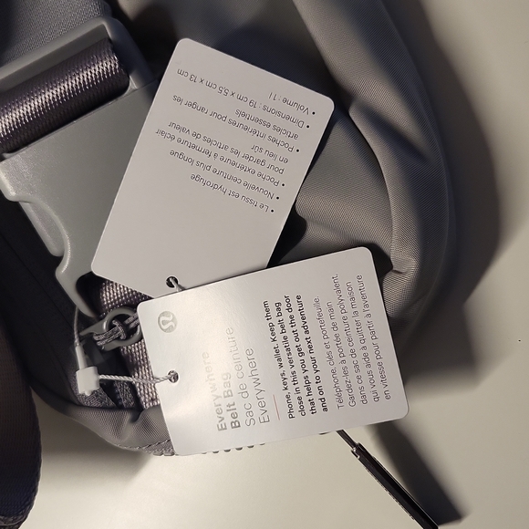 NWT Lululemon Everywhere Belt Bag EBB in Silver Drop (Brand new!) - Picture 7 of 8